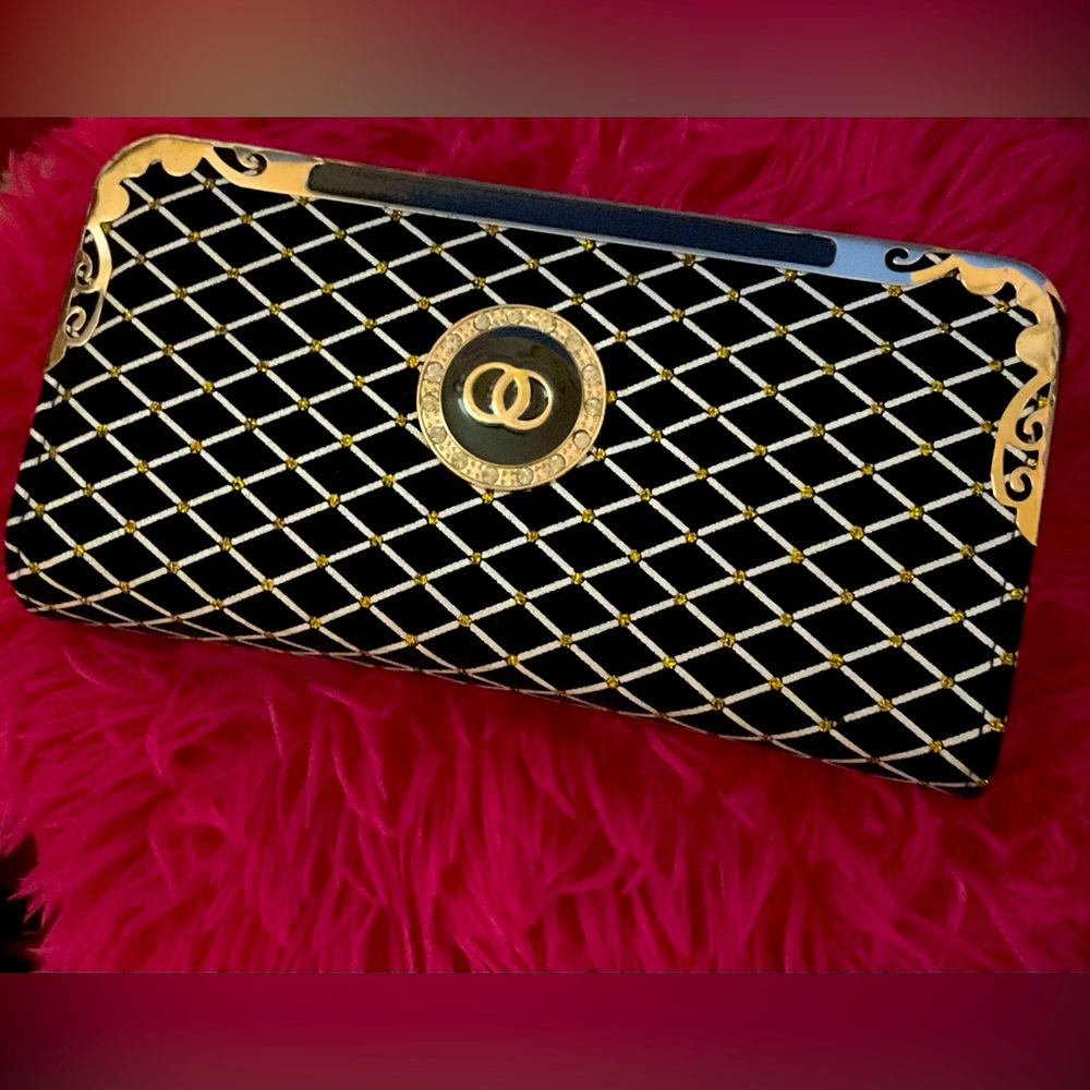 Cute stylish clutch very cute&different